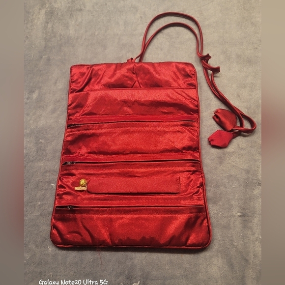 0477. Red Satin Embroidered ♥️ 😍 Jewelry Roll ~ - Picture 3 of 8